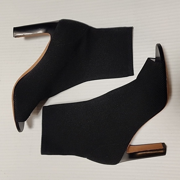 Vince Ezra Open Toe Heeled Boots - Picture 12 of 12